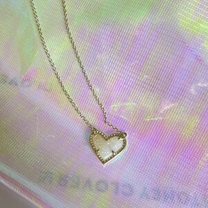 Kendra Scott Ari Heart Necklace in Iridescent Drusy